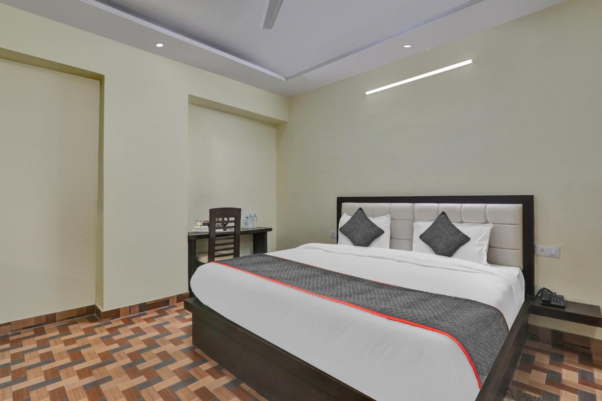 Collection O Starfield Hotel Lakhnau Kültér fotó