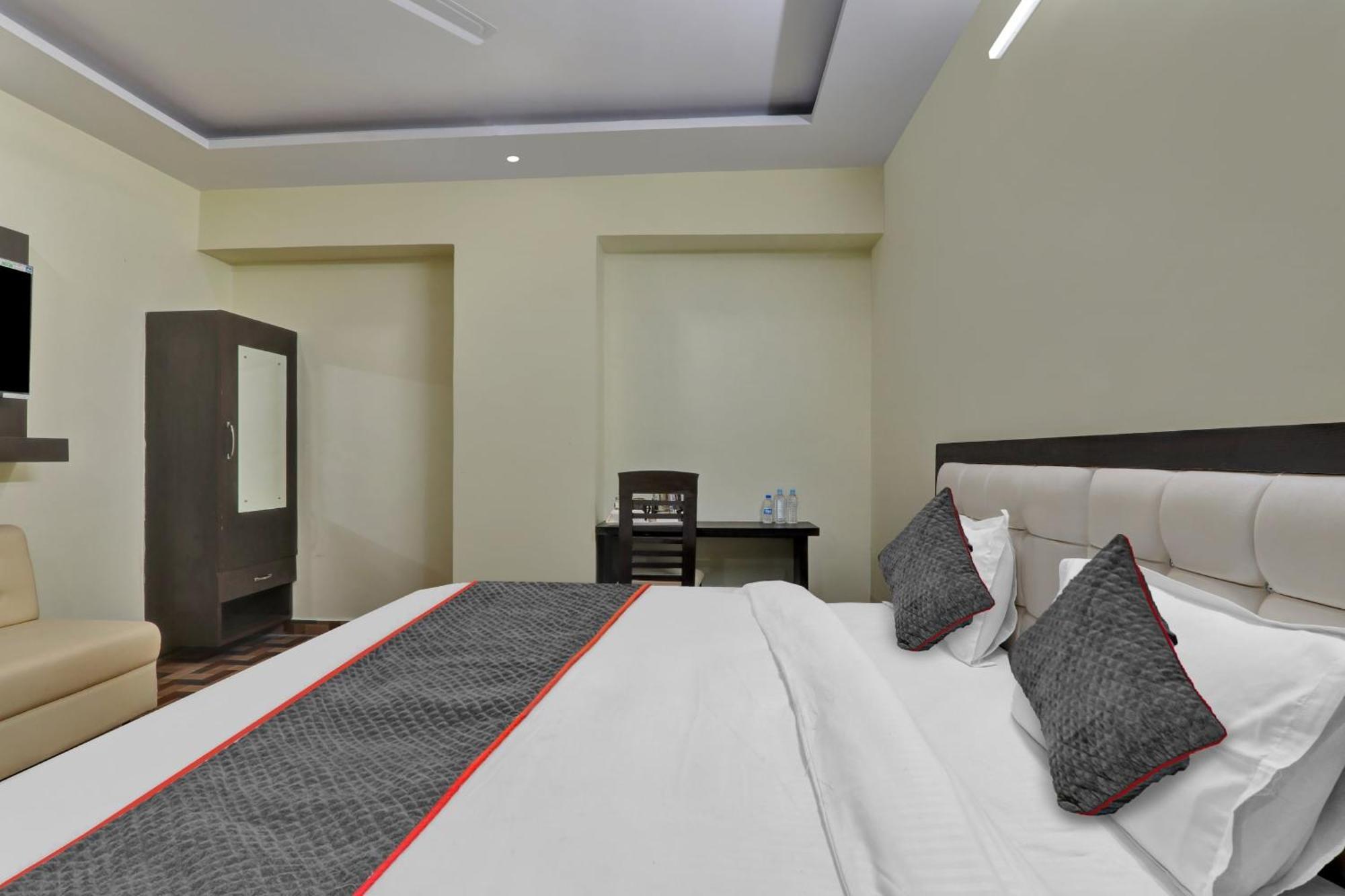 Collection O Starfield Hotel Lakhnau Kültér fotó